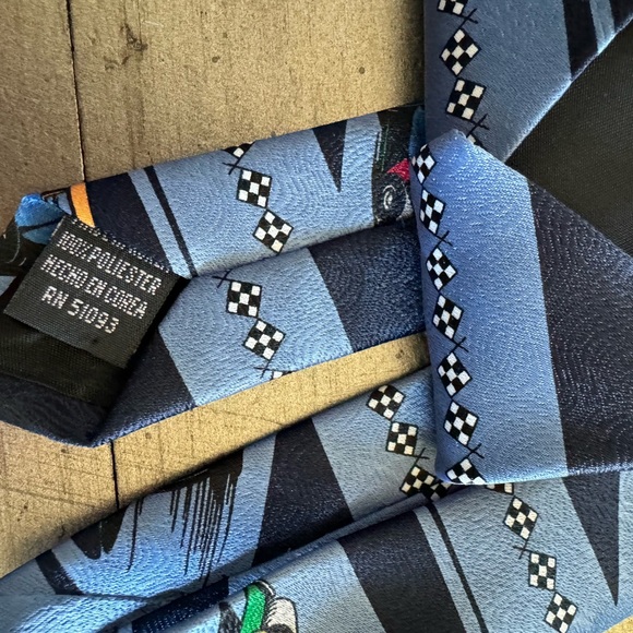 Mickey Mouse racing tie - Picture 3 of 3